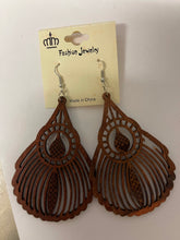 Load image into Gallery viewer, Brown striped swing earrings
